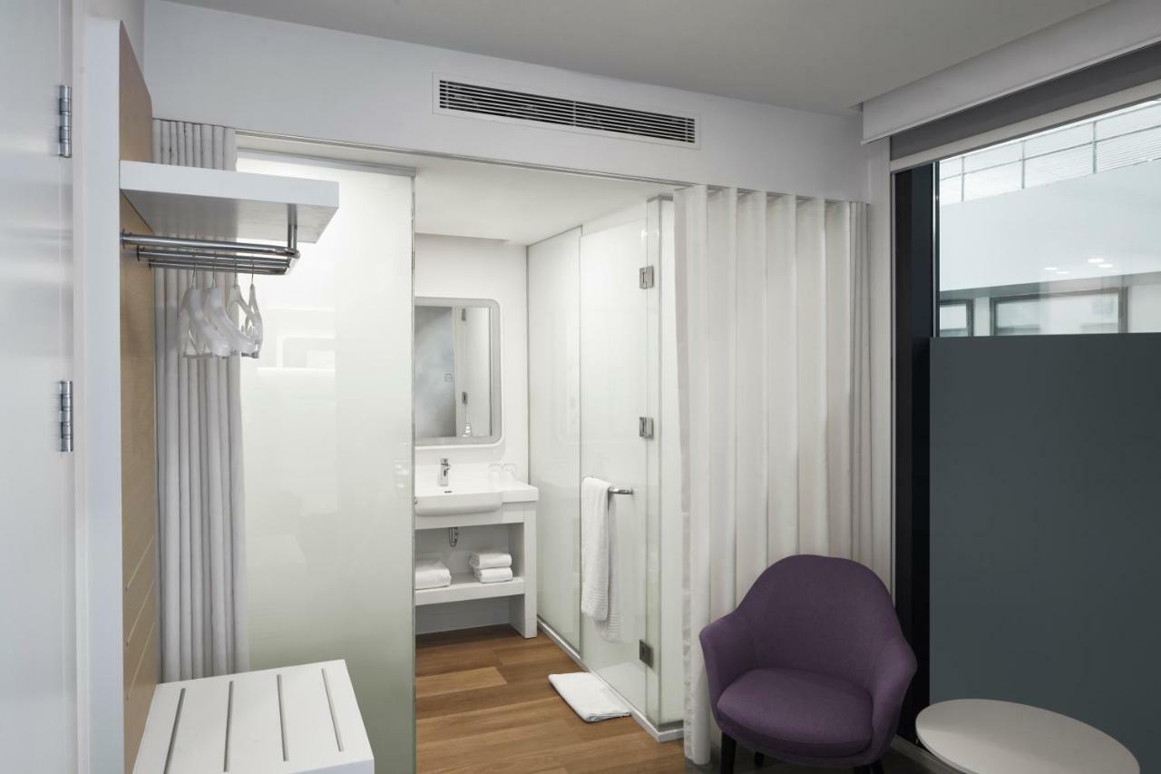 Yotelair Istanbul Airport, Duty Free - International Transit Area Exteriér fotografie